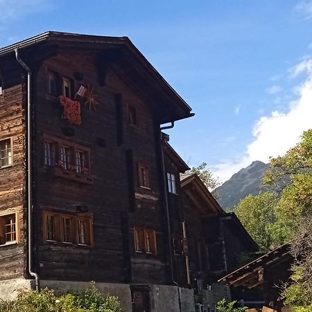 Heimeliges Walliserhaus Fiesch Exterior photo